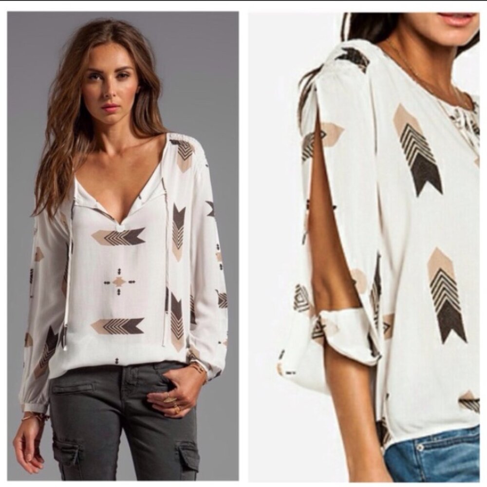 BB DAKOTA bohemian tribal print split long sleeve blouse. Size XS. EUC!